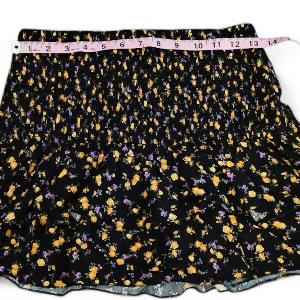 F21 - MD Black Floral Print Flare Mini Skirt - Picture 5 of 7